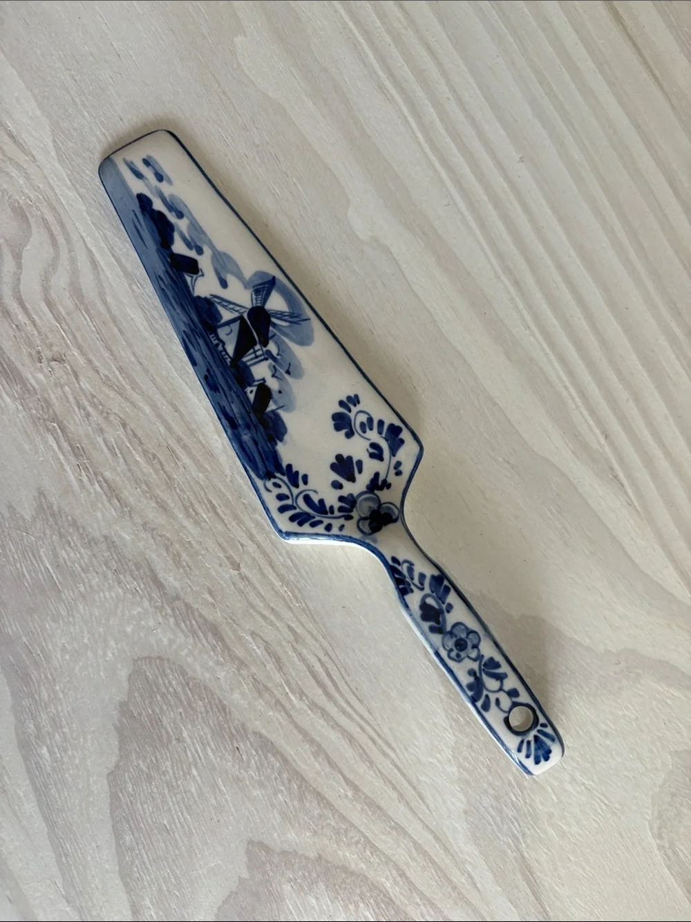 Vintage Delft Style Blue and White 9